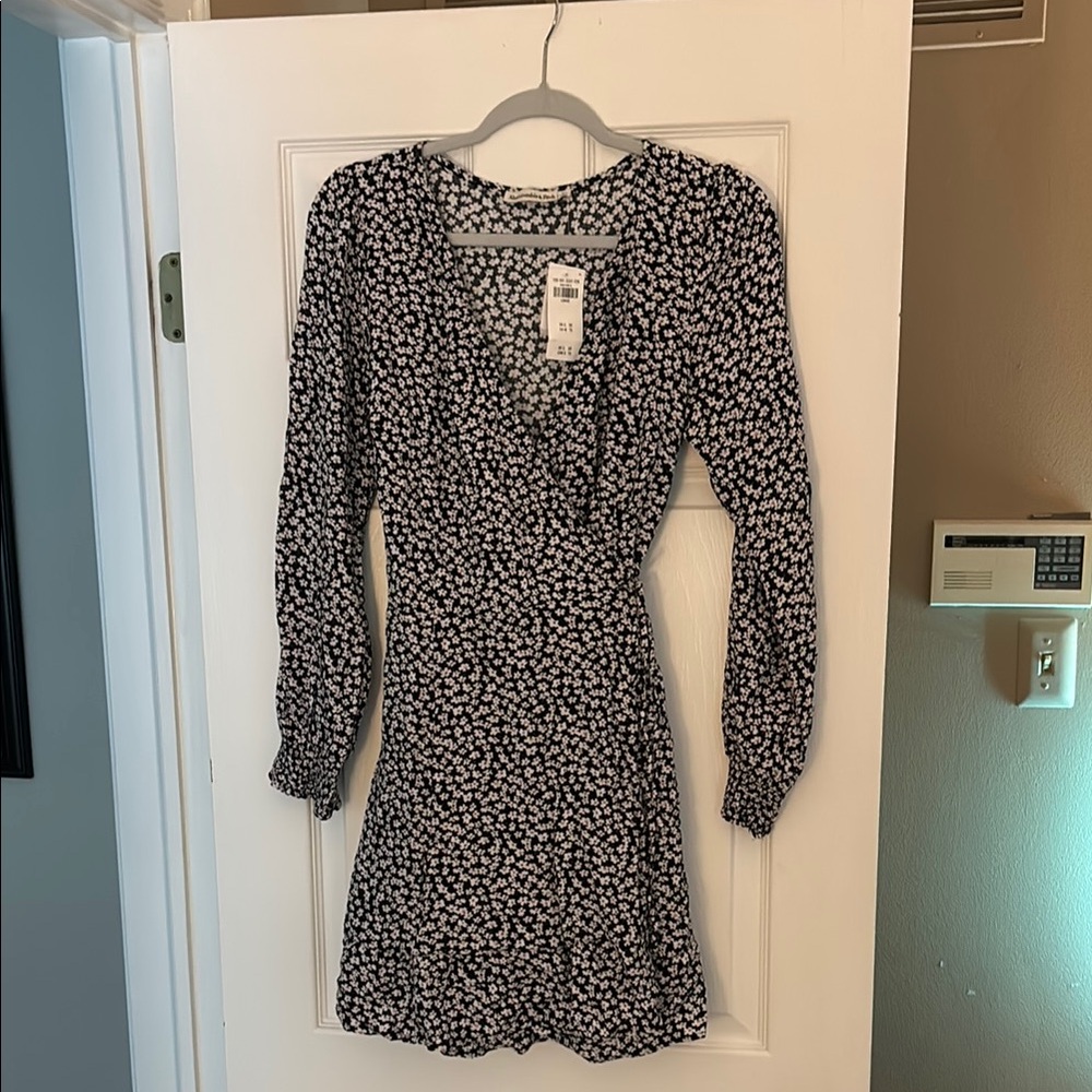 Abercrombie Floral Long Sleeve wrap dress NWT
